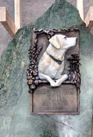 Personalized headstones to honor your best friend.
One-of-a-kind.
Commissions only. - © Ken Newman Sculptures 2025
